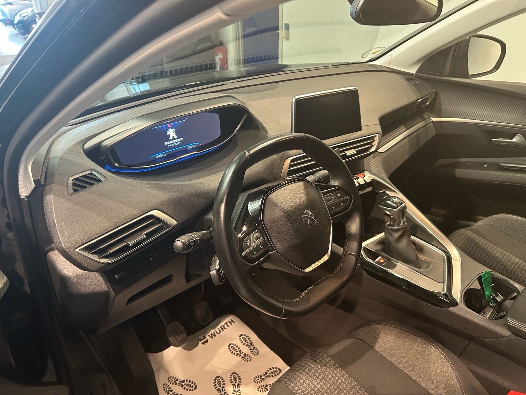 Billede af Peugeot 3008 1,2 PureTech Strike 130HK 5d 6g