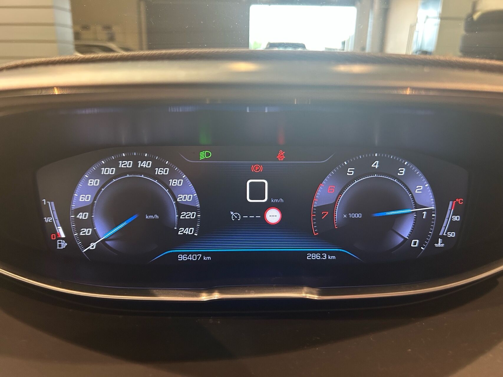 Billede af Peugeot 3008 1,2 PureTech Strike 130HK 5d 6g