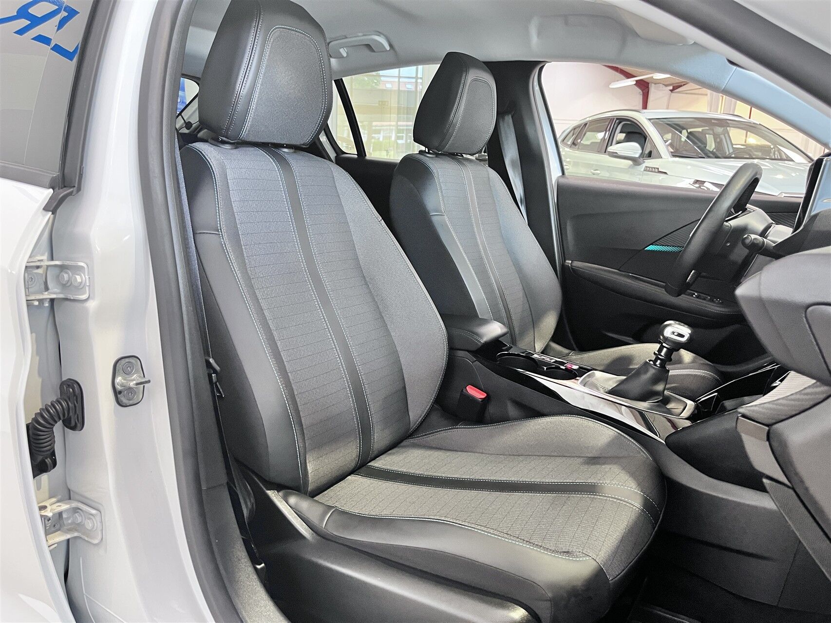 Billede af Peugeot 208 1,2 PureTech Black Selection 100HK 5d 6g