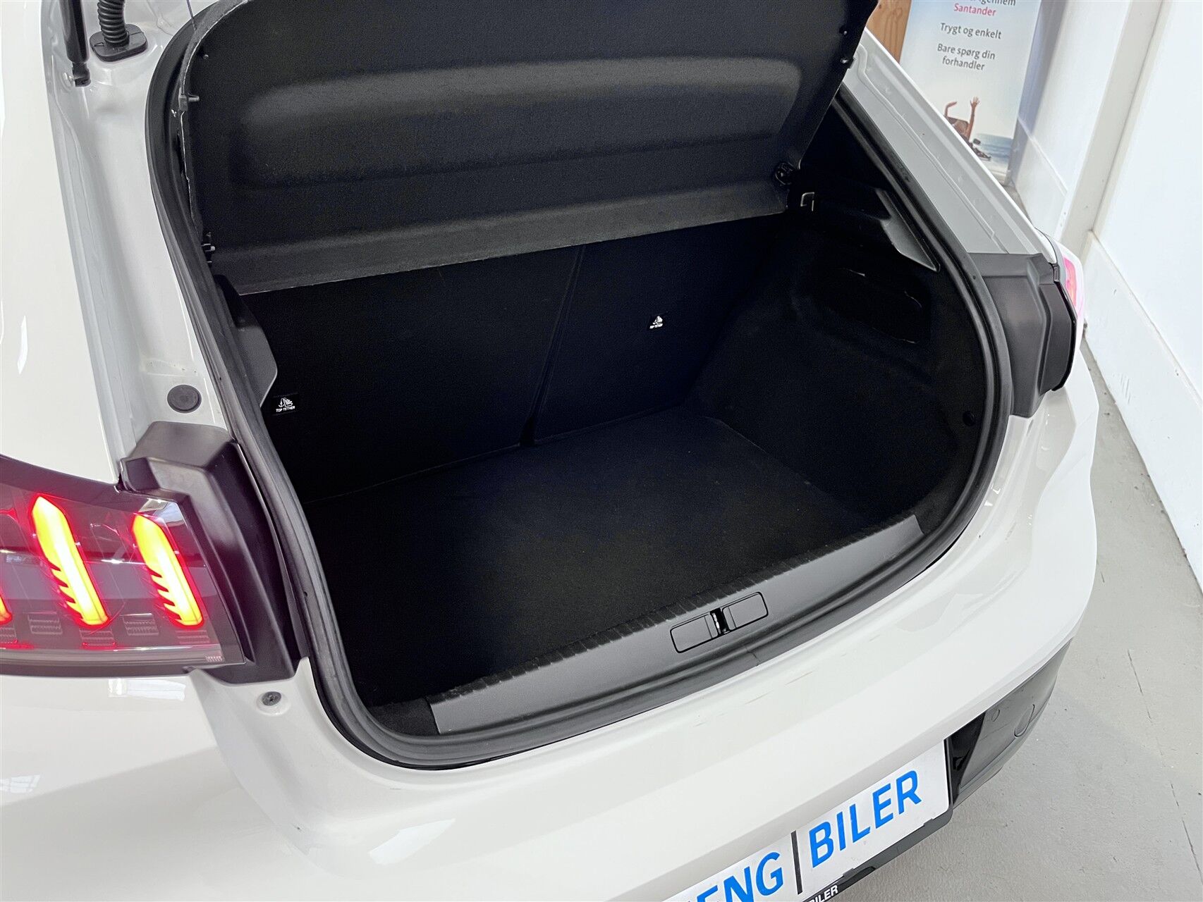 Billede af Peugeot 208 1,2 PureTech Black Selection 100HK 5d 6g