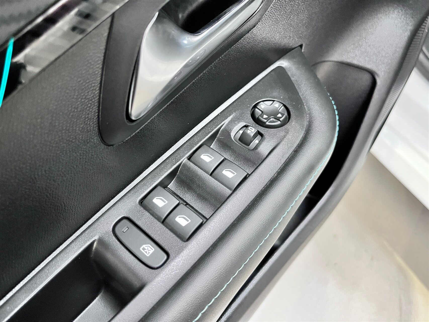 Billede af Peugeot 208 1,2 PureTech Black Selection 100HK 5d 6g
