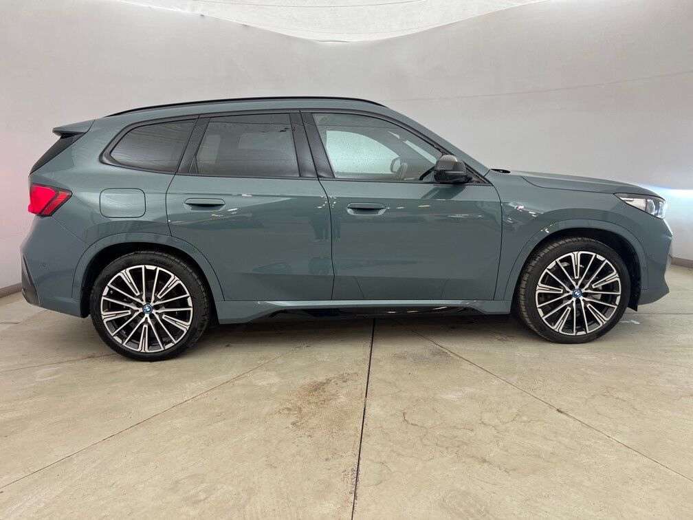 Billede af BMW iX1 xDrive30 Fully Charged 4x4 313HK 5d Aut.