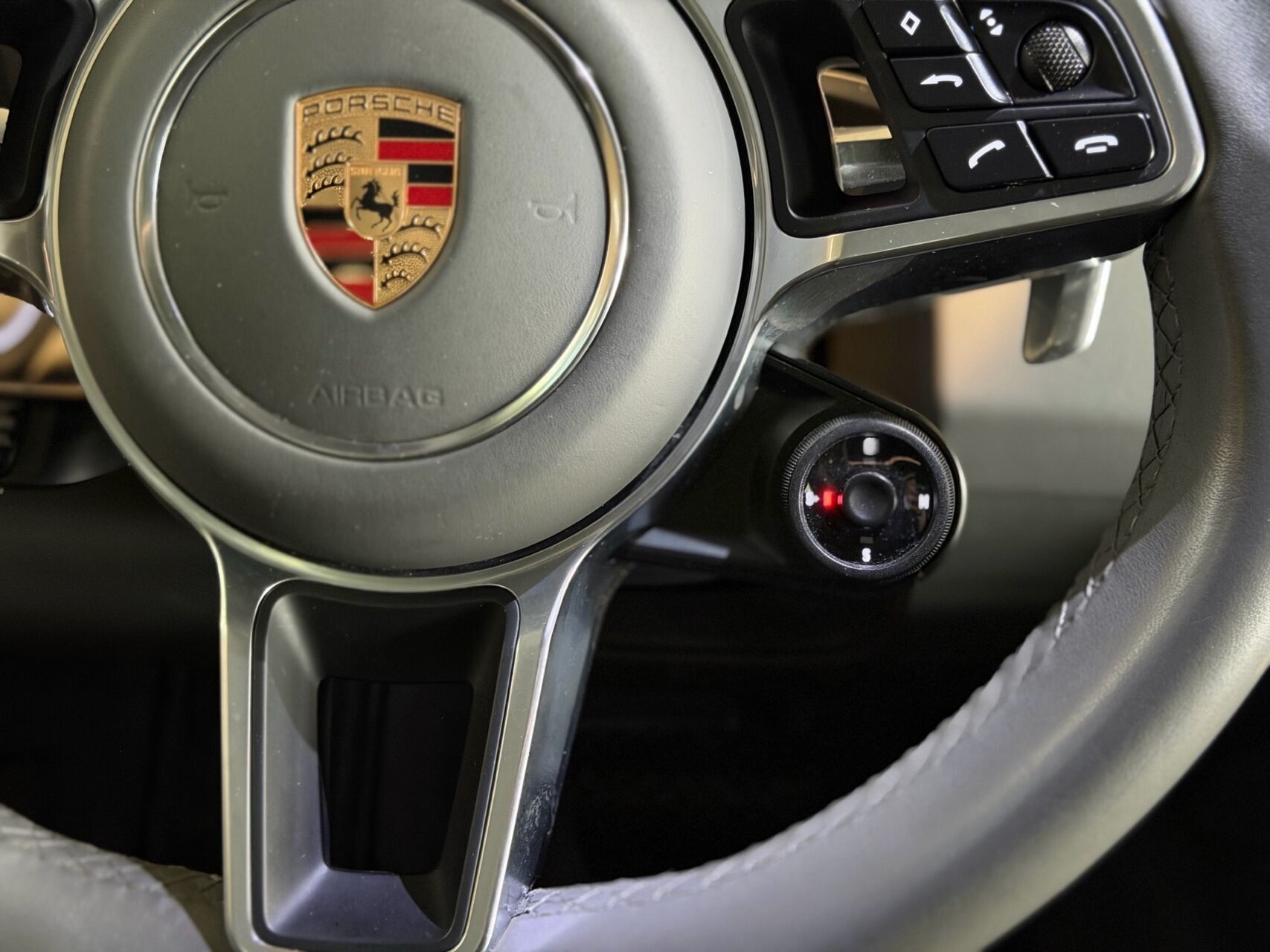 Billede af Porsche Cayenne 3,0 E-Hybrid 4WD Tiptr. 462HK 5d 8g Aut.
