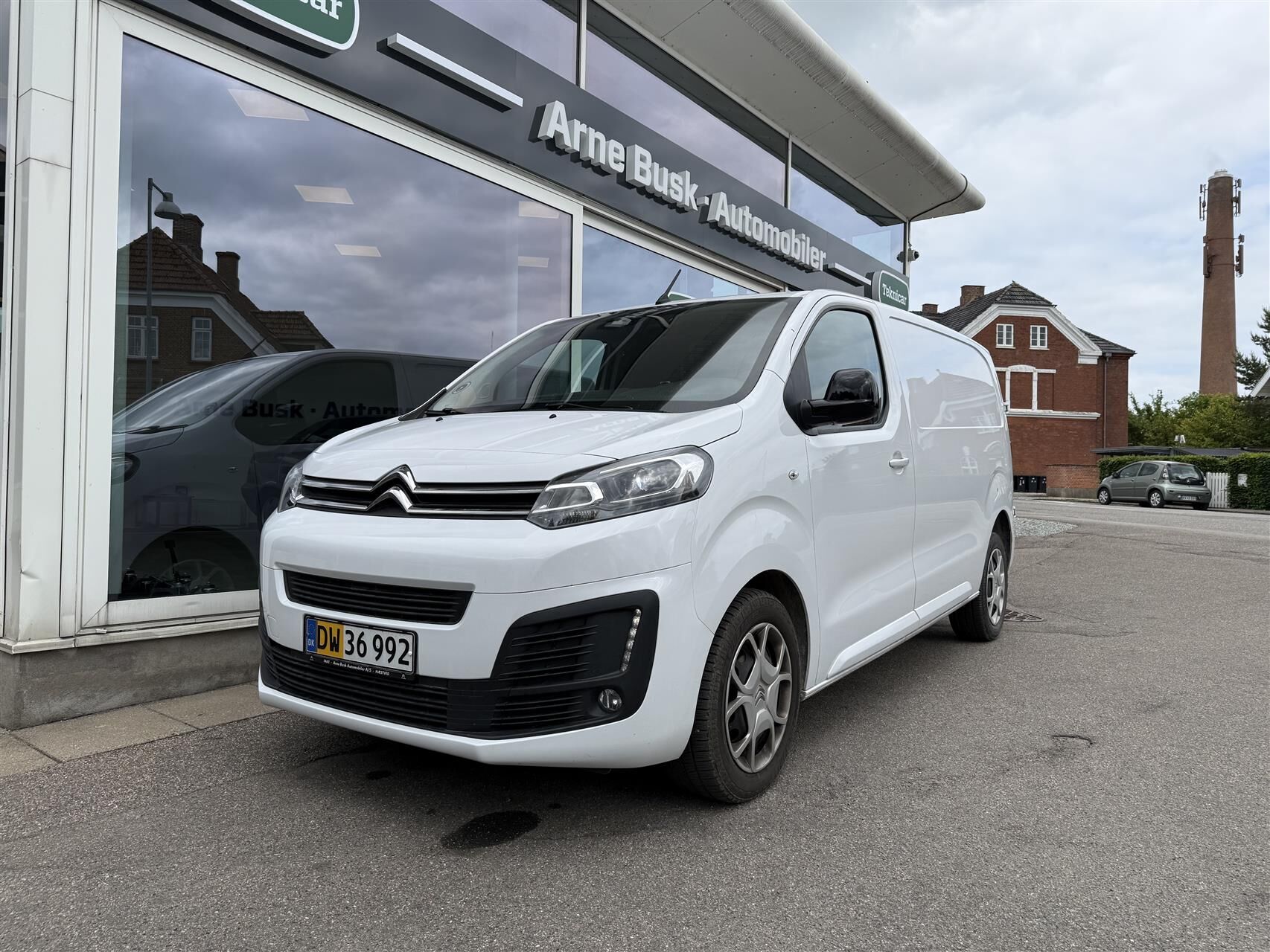 Billede af Citroën Jumpy L2 2,0 Blue HDi Masterline EAT8 145HK Van 8g Aut.