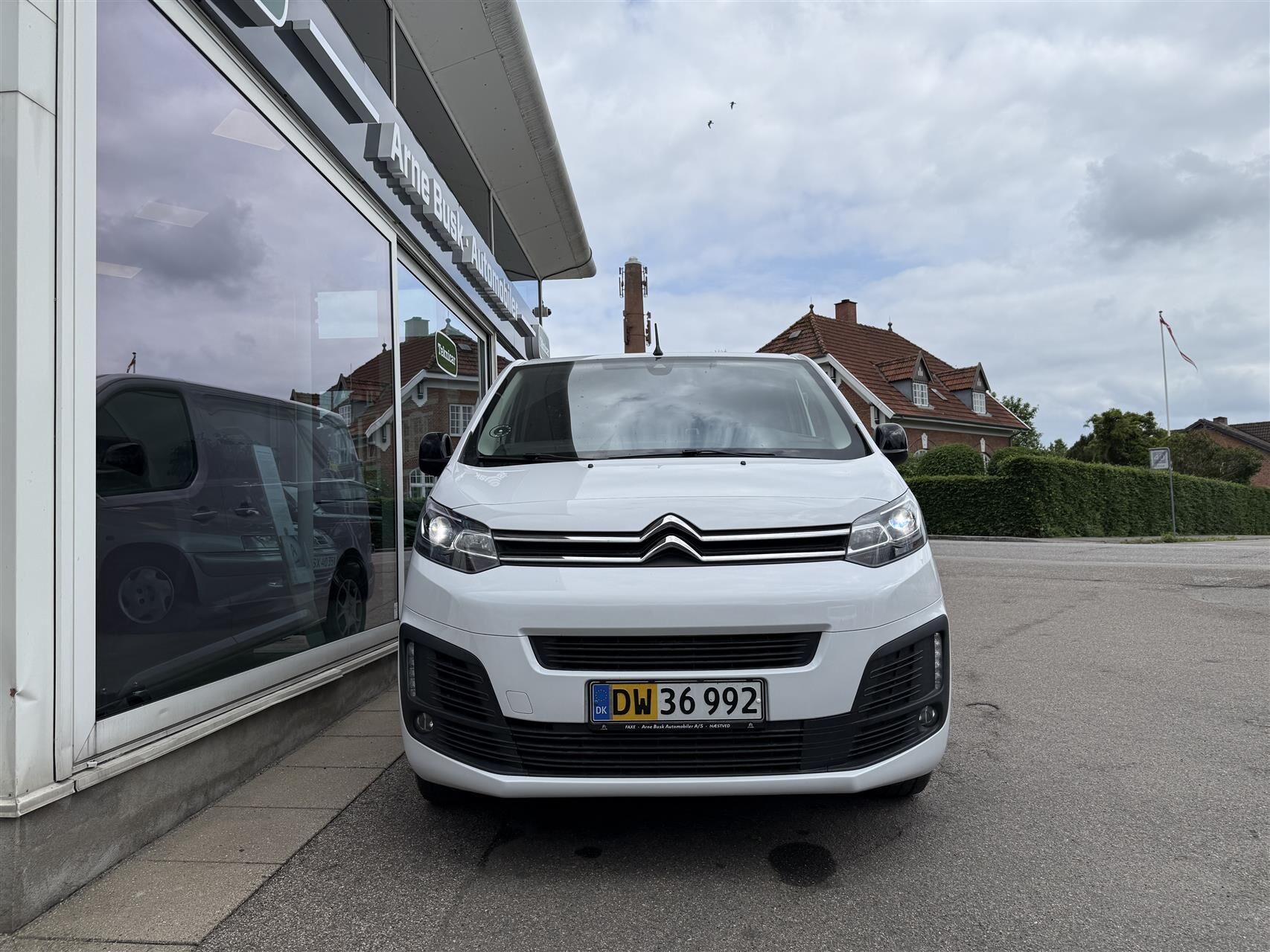 Billede af Citroën Jumpy L2 2,0 Blue HDi Masterline EAT8 145HK Van 8g Aut.