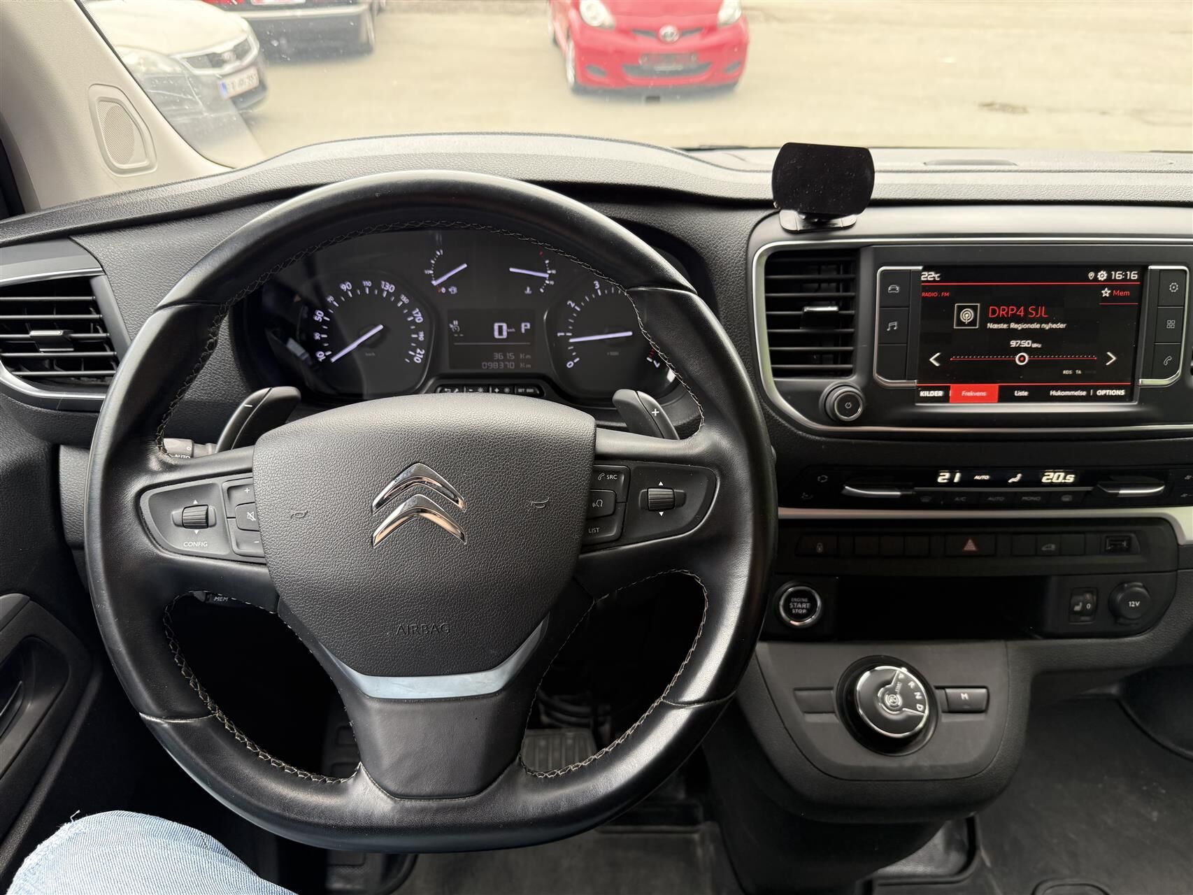 Billede af Citroën Jumpy L2 2,0 Blue HDi Masterline EAT8 145HK Van 8g Aut.