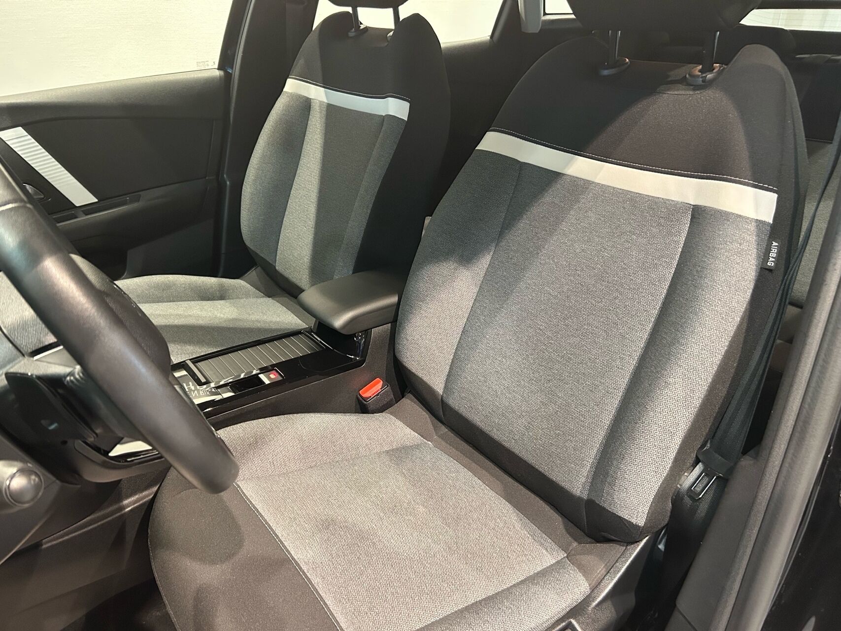 Billede af Citroën C4 1,2 PureTech Iconic EAT8 130HK 5d 8g Aut.