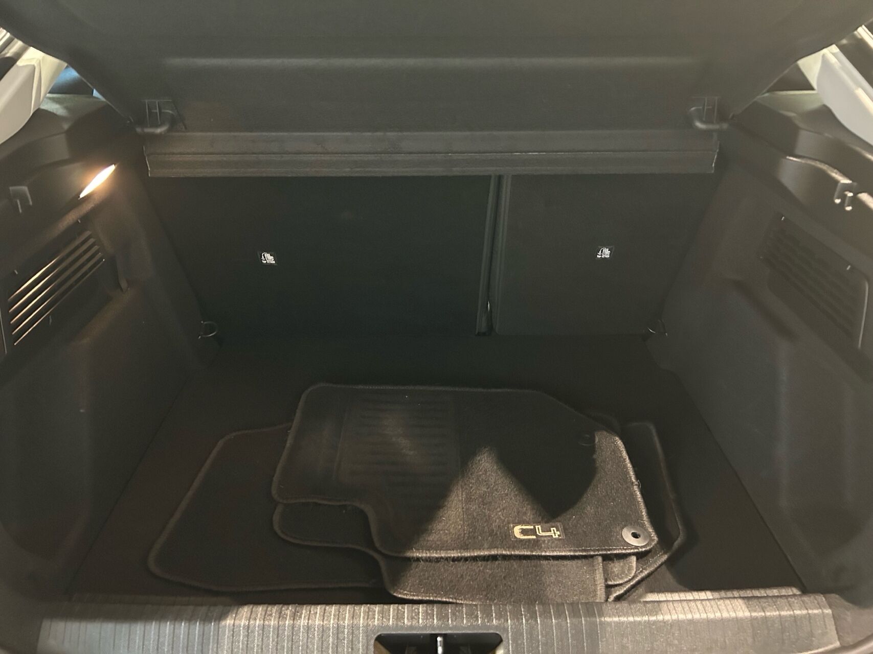 Billede af Citroën C4 1,2 PureTech Iconic EAT8 130HK 5d 8g Aut.