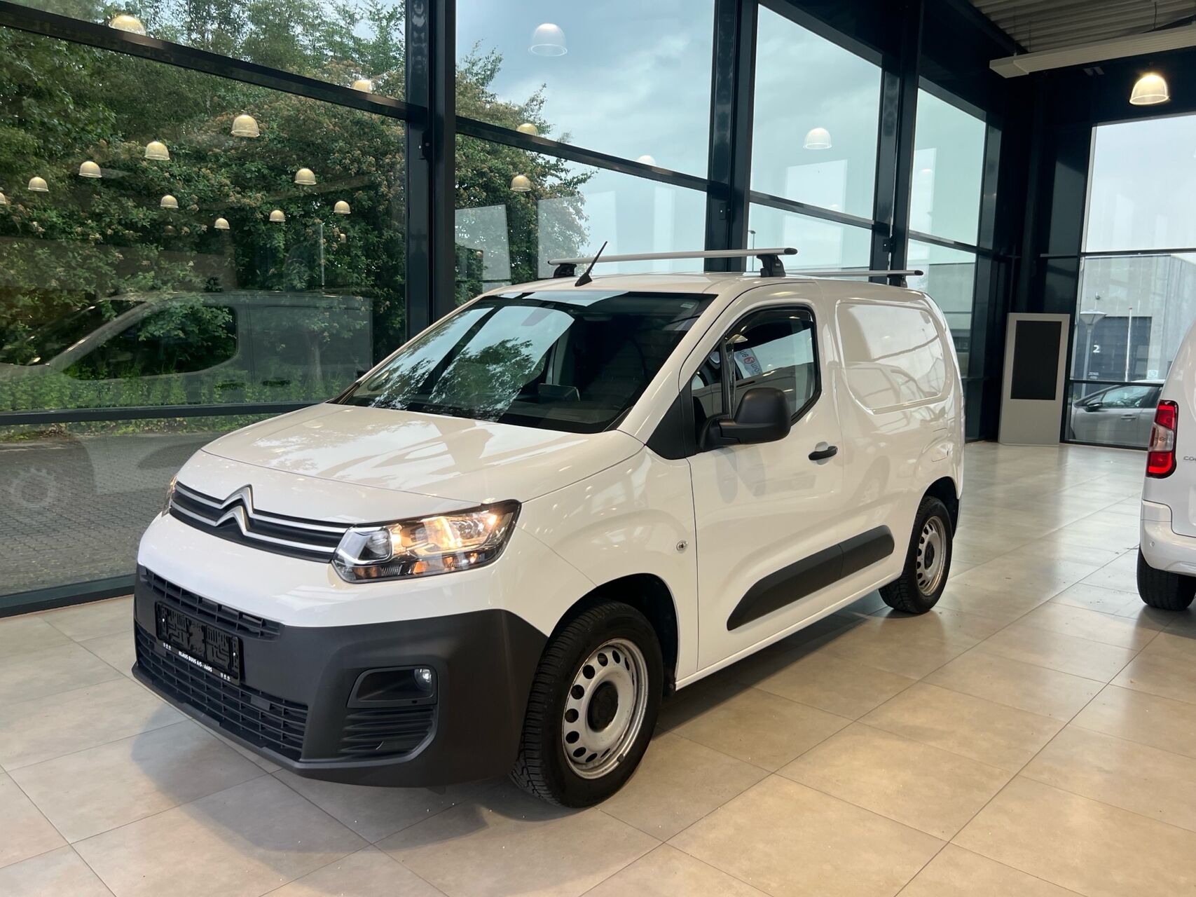 Billede af Citroën Berlingo L1 1,5 Blue HDi Proffline EAT8 start/stop 130HK Van 8g Aut.