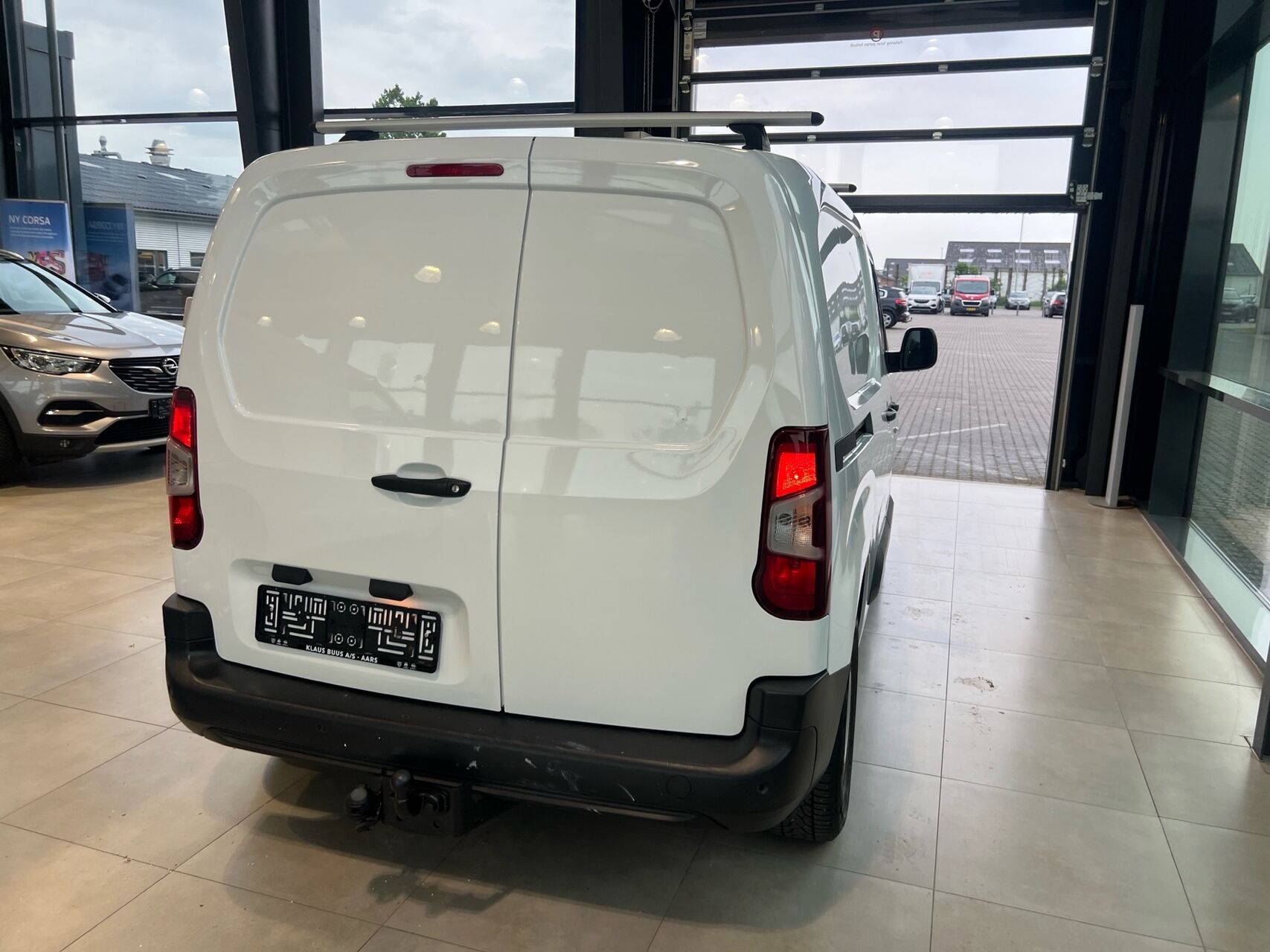 Billede af Citroën Berlingo L1 1,5 Blue HDi Proffline EAT8 start/stop 130HK Van 8g Aut.