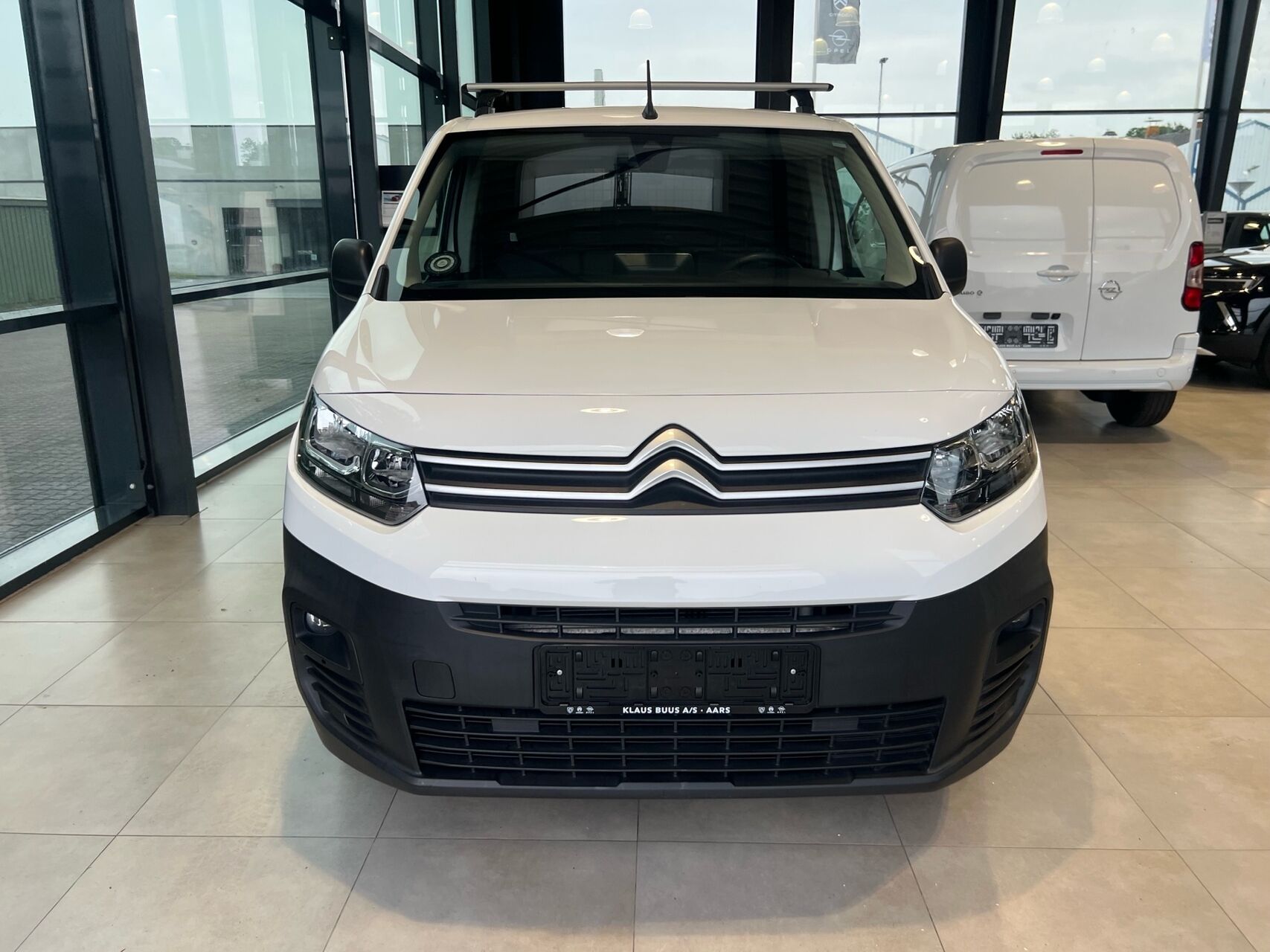 Billede af Citroën Berlingo L1 1,5 Blue HDi Proffline EAT8 start/stop 130HK Van 8g Aut.
