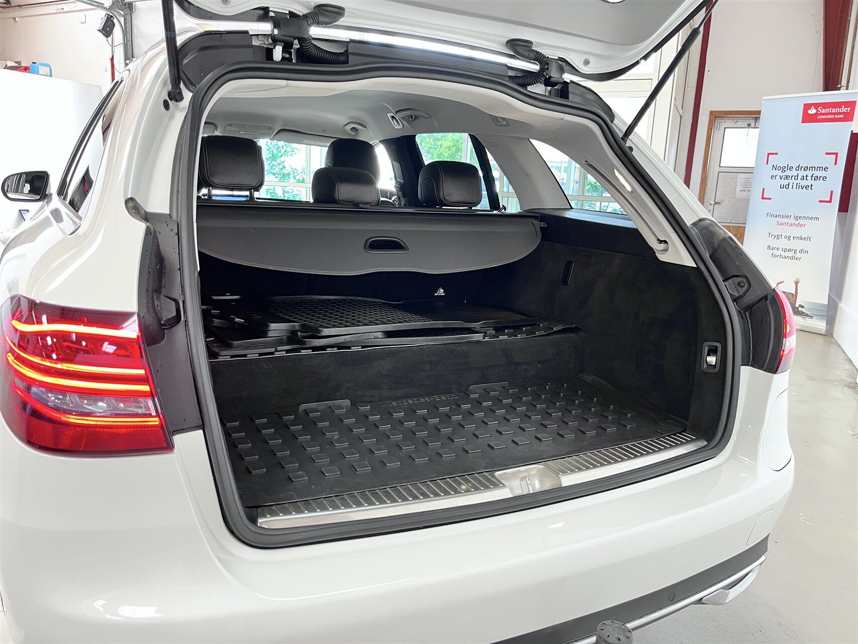 Billede af Mercedes-Benz C300 de T 2,0 CDI  Plugin-hybrid Avantgarde 9G-Tronic 306HK Stc Aut.