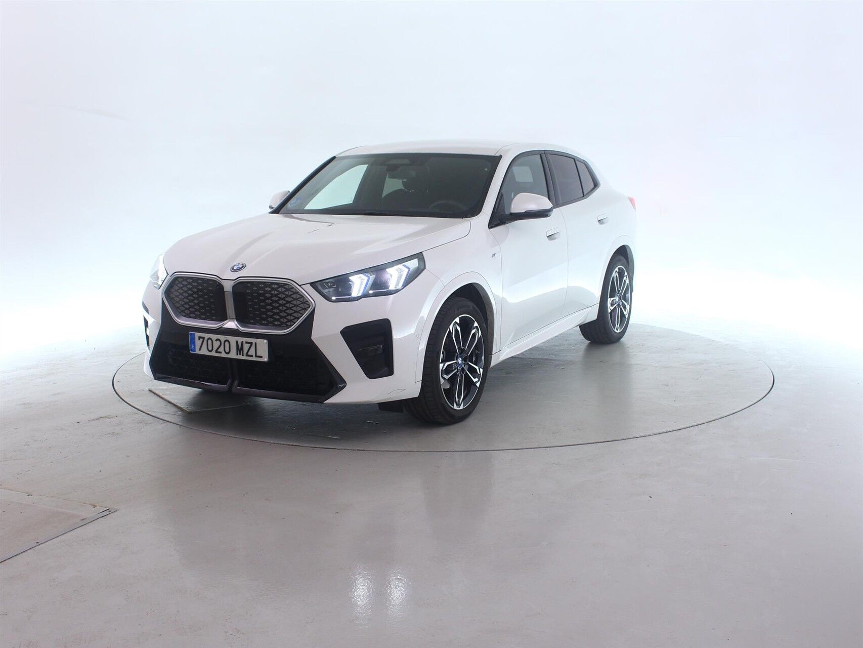 Billede af BMW iX2 eDrive20 Fully Charged 204HK 5d Aut.