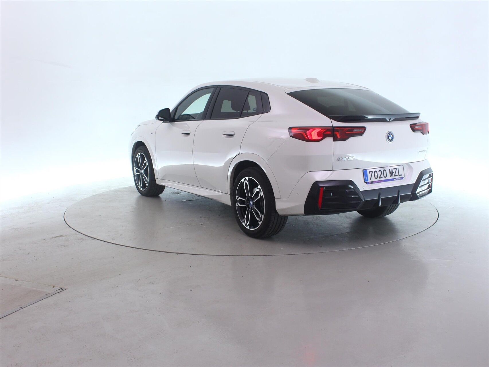 Billede af BMW iX2 eDrive20 Fully Charged 204HK 5d Aut.