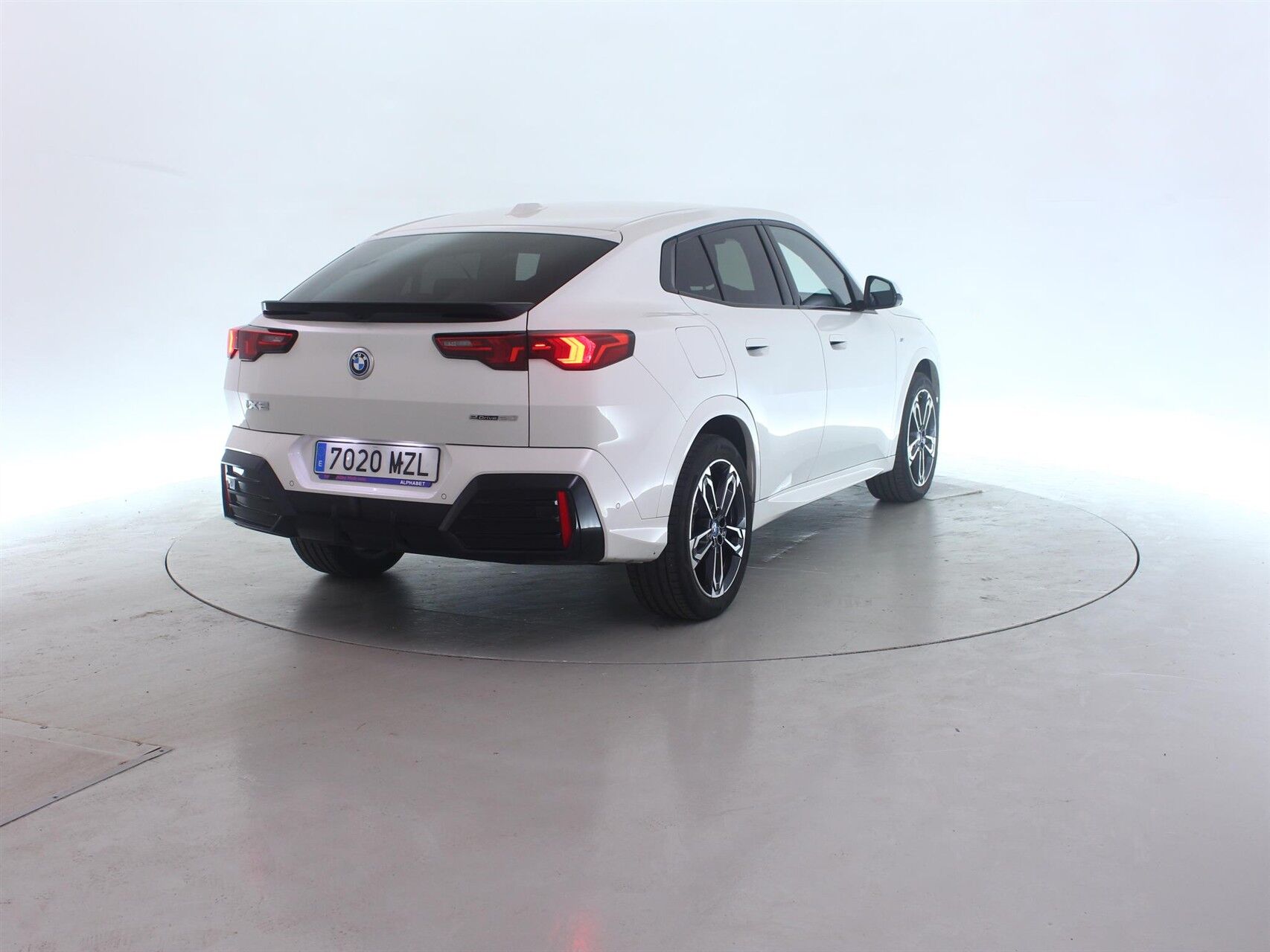 Billede af BMW iX2 eDrive20 Fully Charged 204HK 5d Aut.