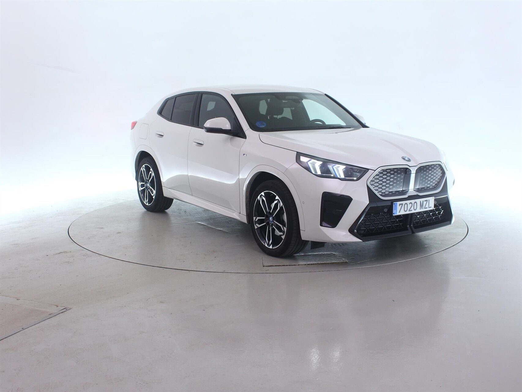 Billede af BMW iX2 eDrive20 Fully Charged 204HK 5d Aut.