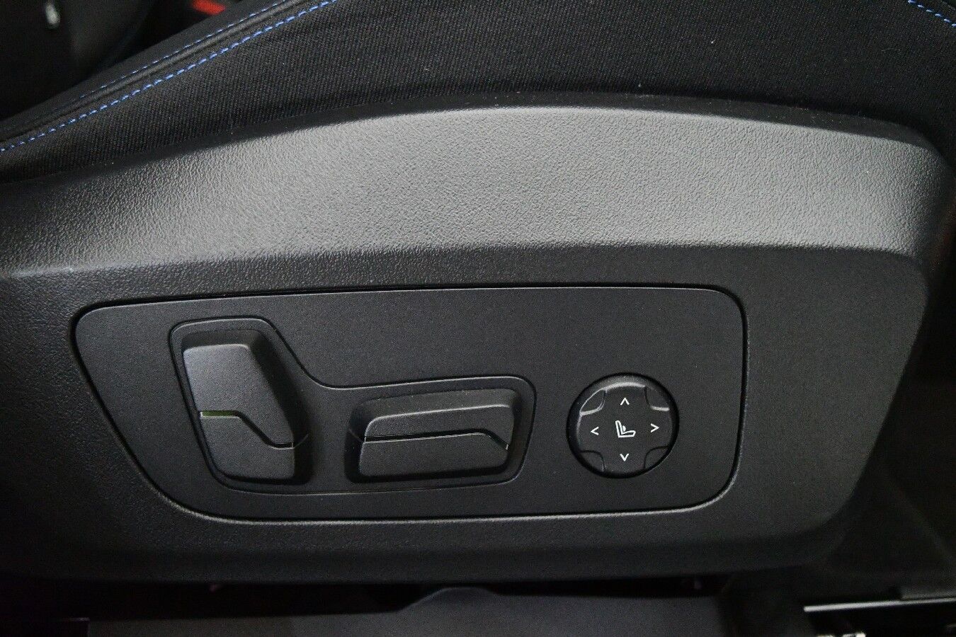 Billede af BMW iX2 eDrive20 Fully Charged 204HK 5d Aut.