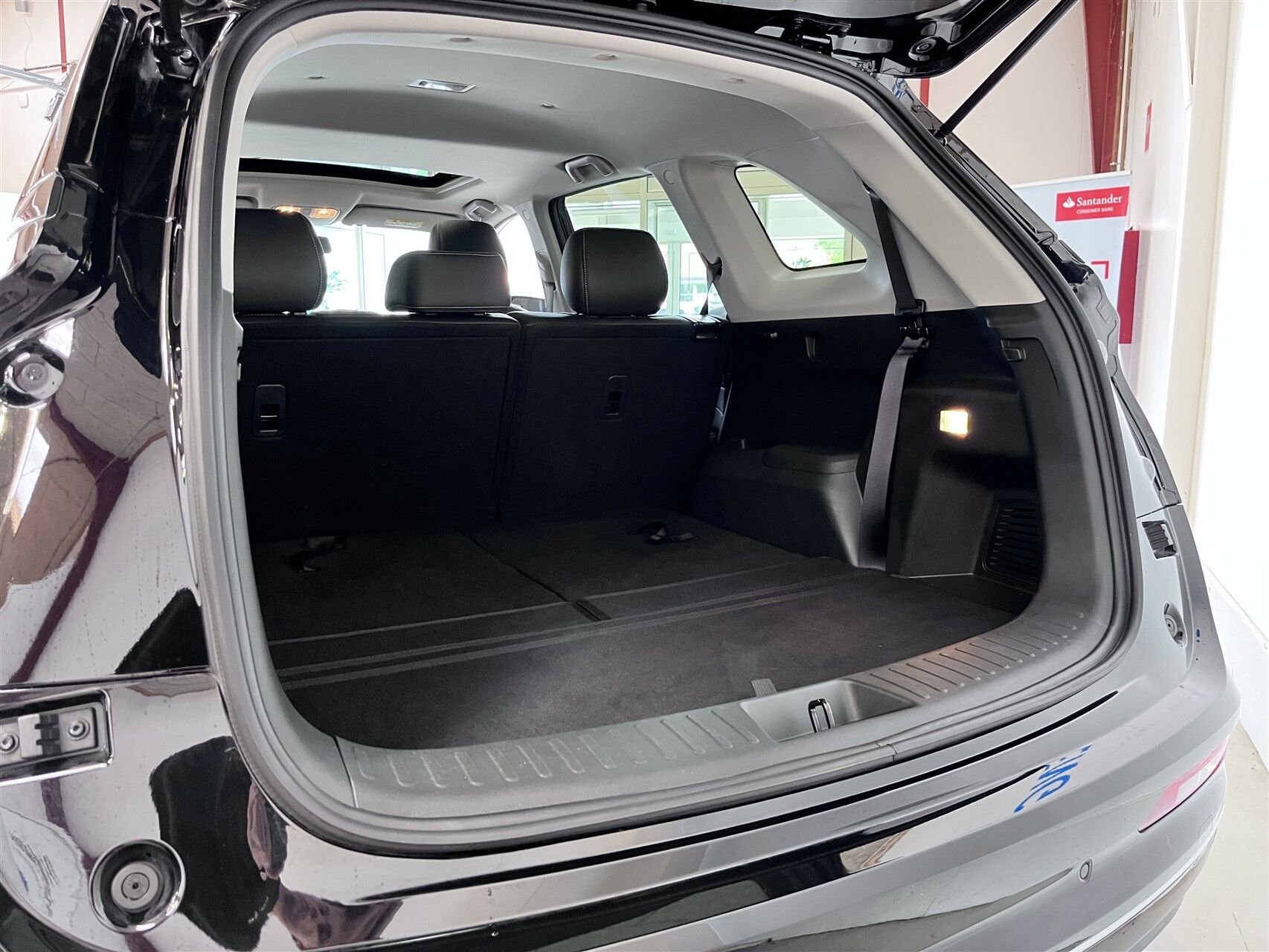 Billede af Navor E5 1,5 B/EL Rock 7 personers E-CVT 218HK 5d Aut. 
