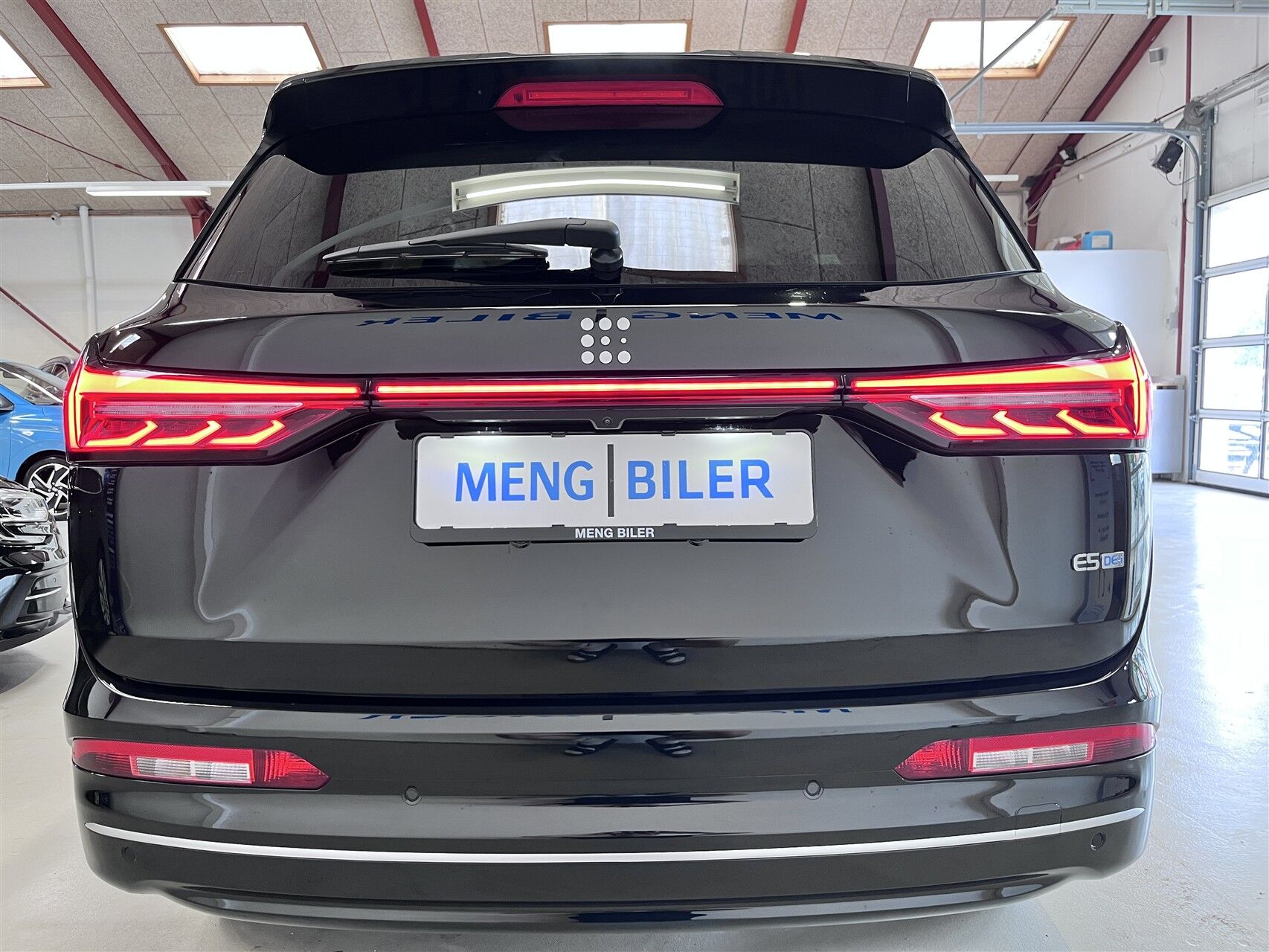 Billede af Navor E5 1,5 B/EL Rock 7 personers E-CVT 218HK 5d Aut. 