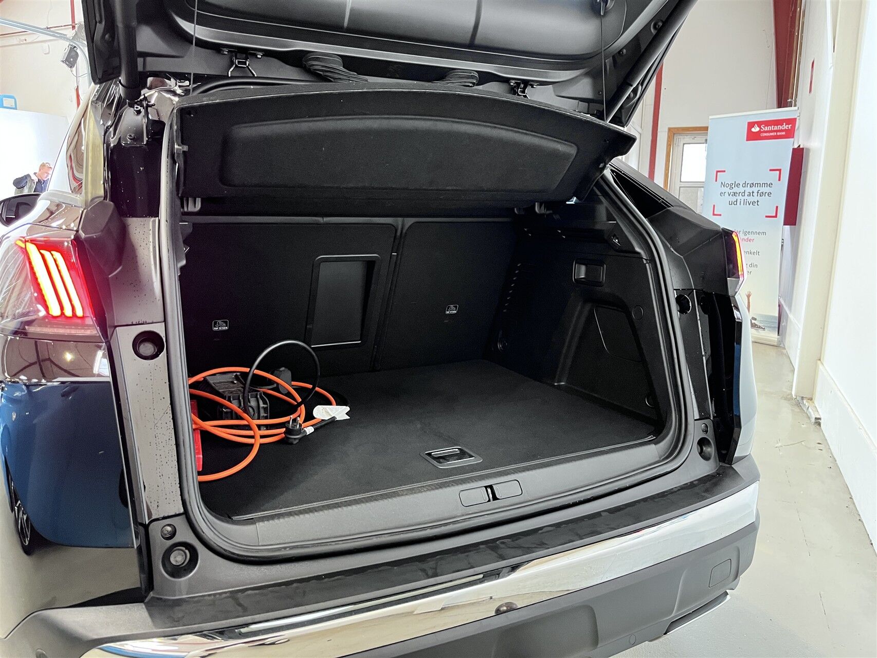 Billede af Peugeot 3008 1,6 PureTech  Plugin-hybrid Allure Pack EAT8 225HK 5d 8g Aut.