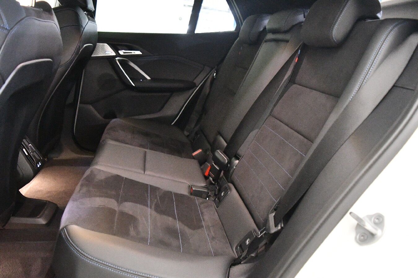 Billede af BMW iX2 eDrive20 Fully Charged 204HK 5d Aut.
