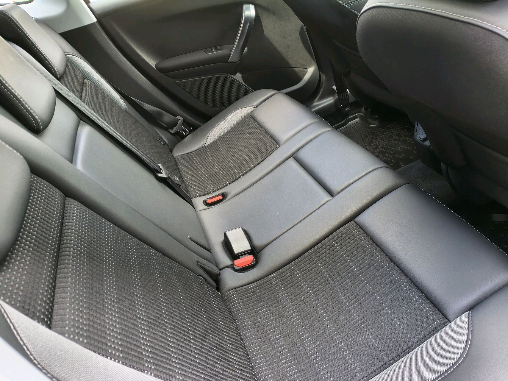 Billede af Peugeot 2008 1,2 PureTech Selection Sky 130HK 5d 6g