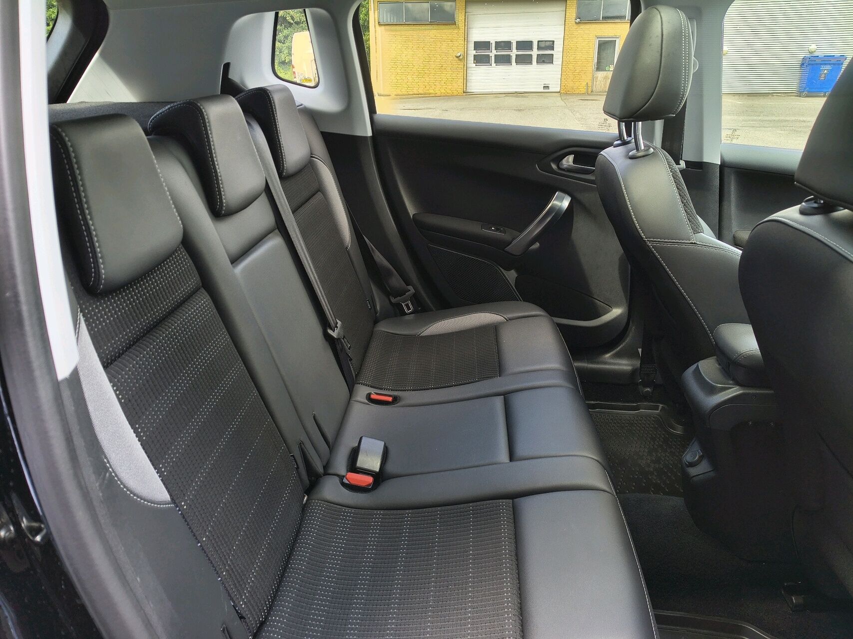 Billede af Peugeot 2008 1,2 PureTech Selection Sky 130HK 5d 6g