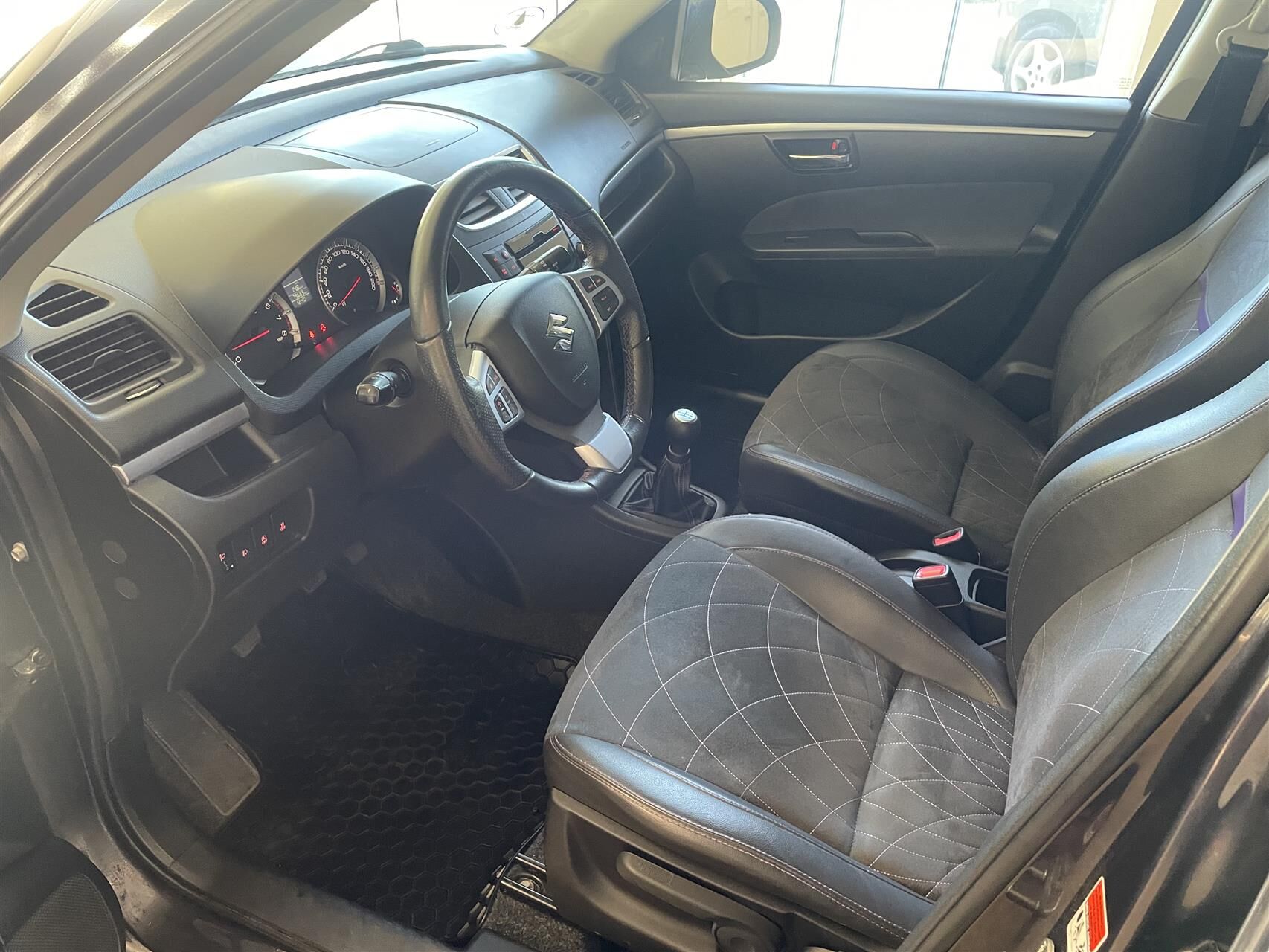 Billede af Suzuki Swift 1,2 Dualjet 16V Style 90HK 5d