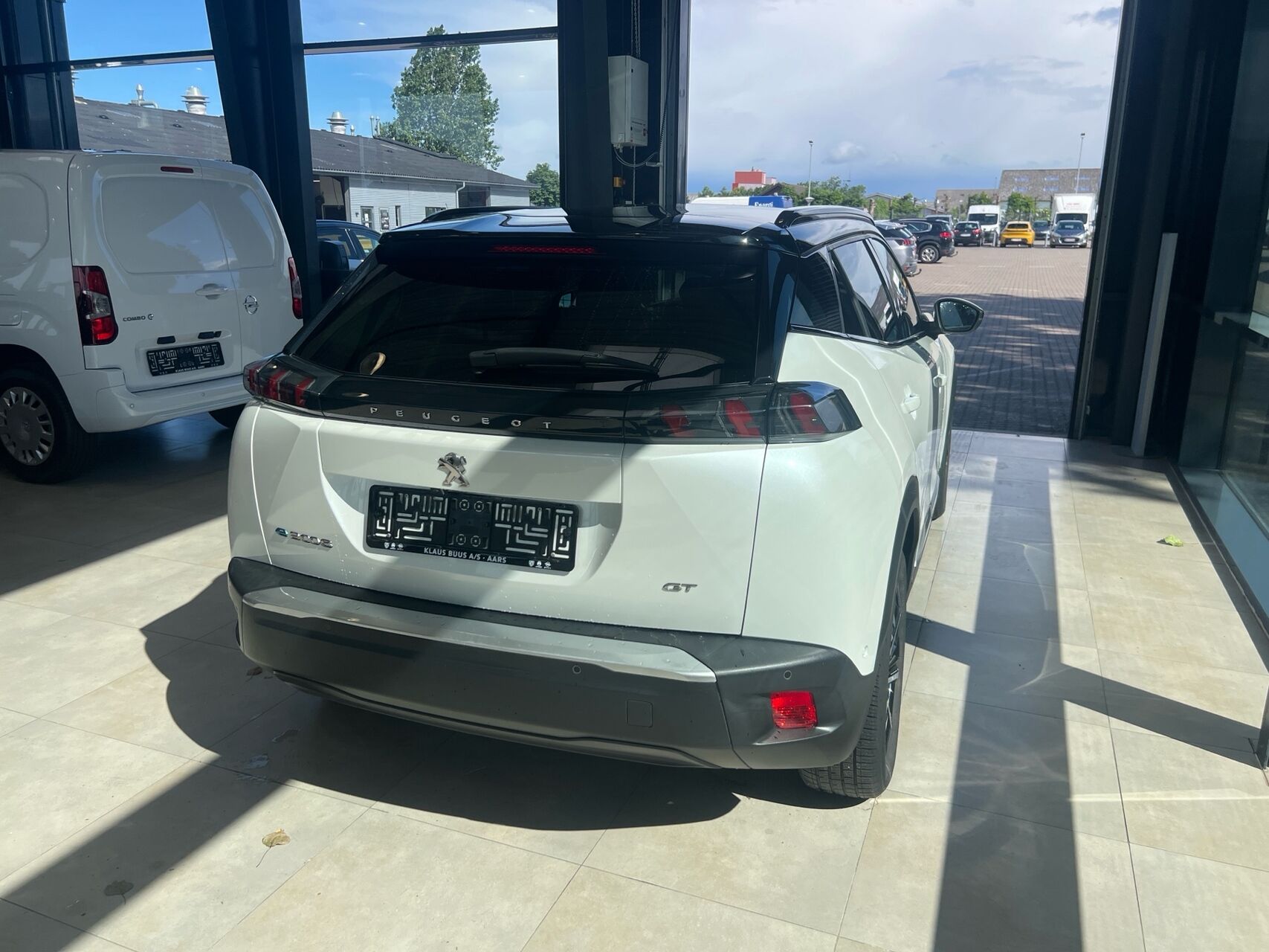 Billede af Peugeot e-2008 EL GT 136HK 5d Aut.