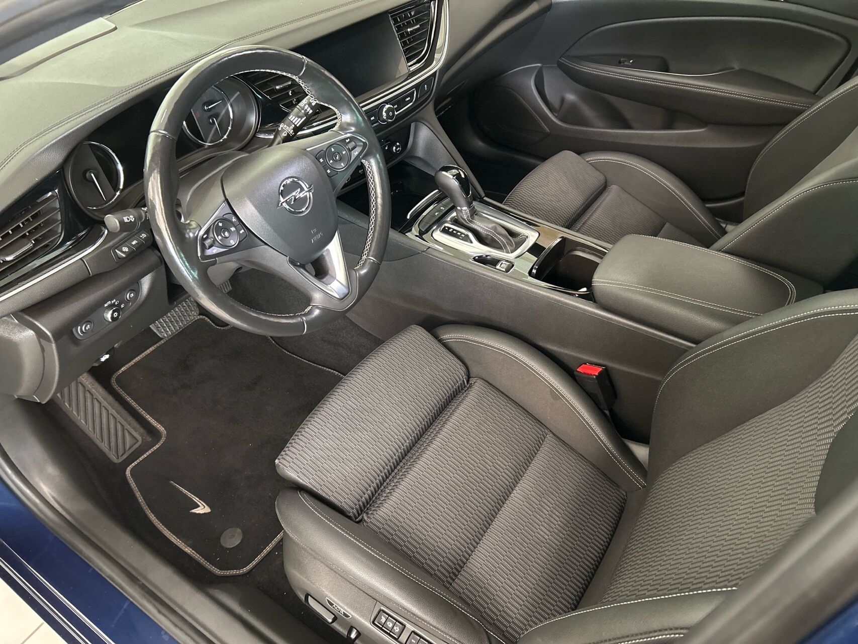 Billede af Opel Insignia Sports Tourer 2,0 D Business Ultimate 174HK Stc 8g Aut.