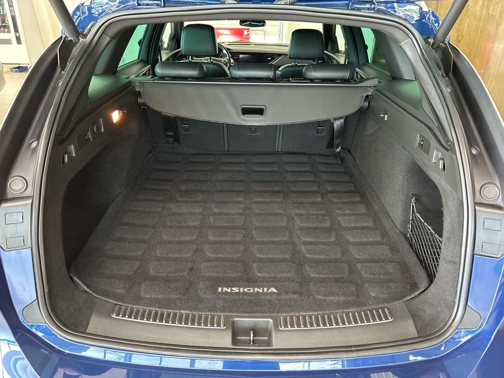 Billede af Opel Insignia Sports Tourer 2,0 D Business Ultimate 174HK Stc 8g Aut.