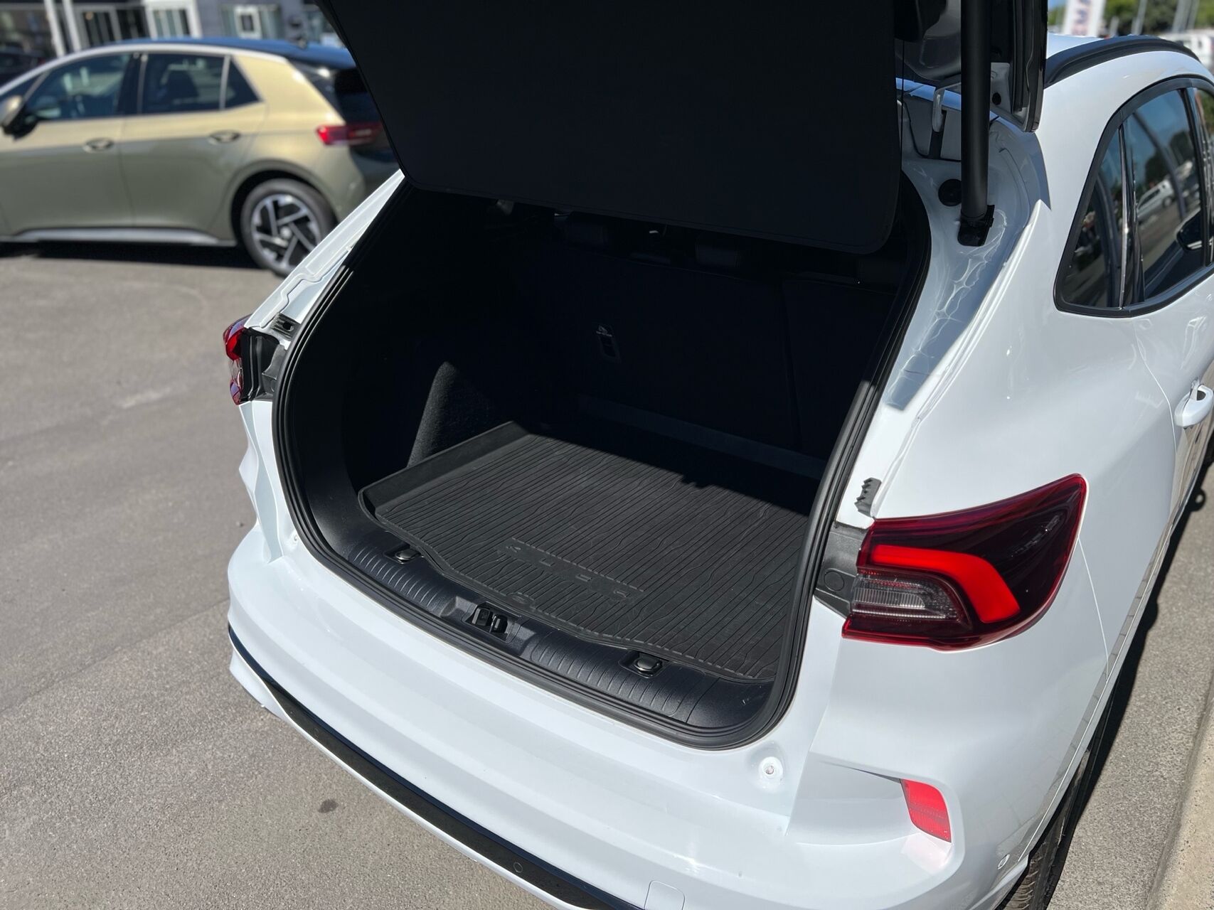 Billede af Ford Kuga 2,5 Plugin-hybrid ST-Line X CVT 243HK 5d Aut.