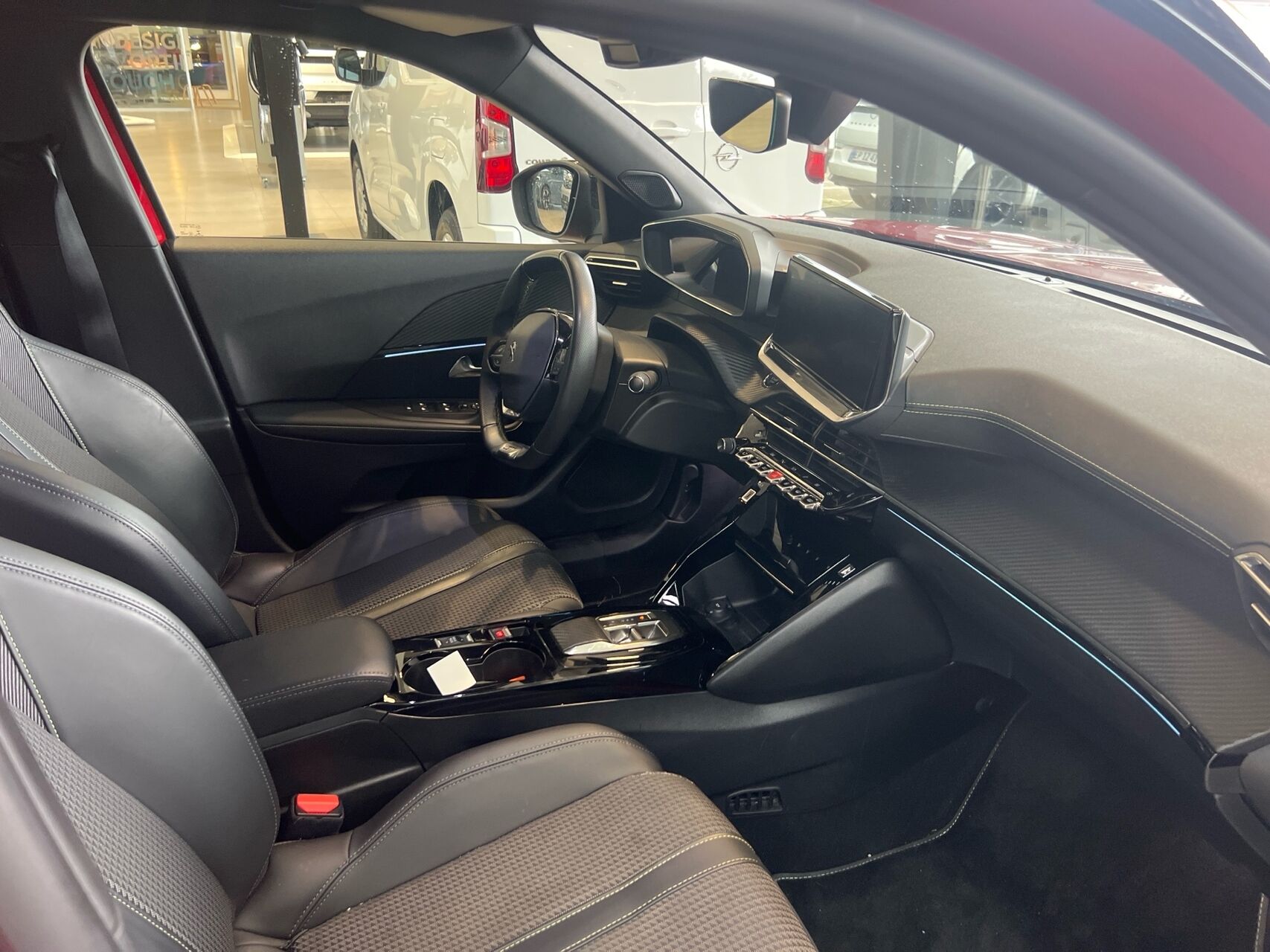 Billede af Peugeot e-2008 EL GT 136HK 5d Aut.