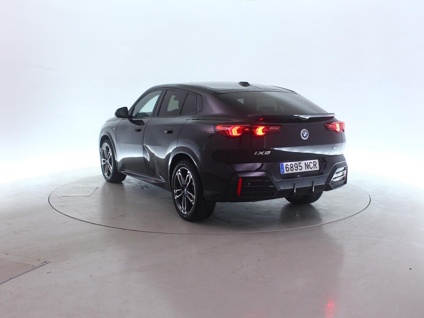 Billede af BMW iX2 eDrive20 Fully Charged 204HK 5d Aut.