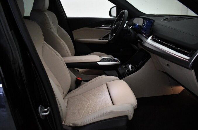 Billede af BMW iX2 eDrive20 Fully Charged 204HK 5d Aut.