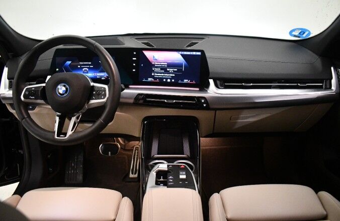 Billede af BMW iX2 eDrive20 Fully Charged 204HK 5d Aut.