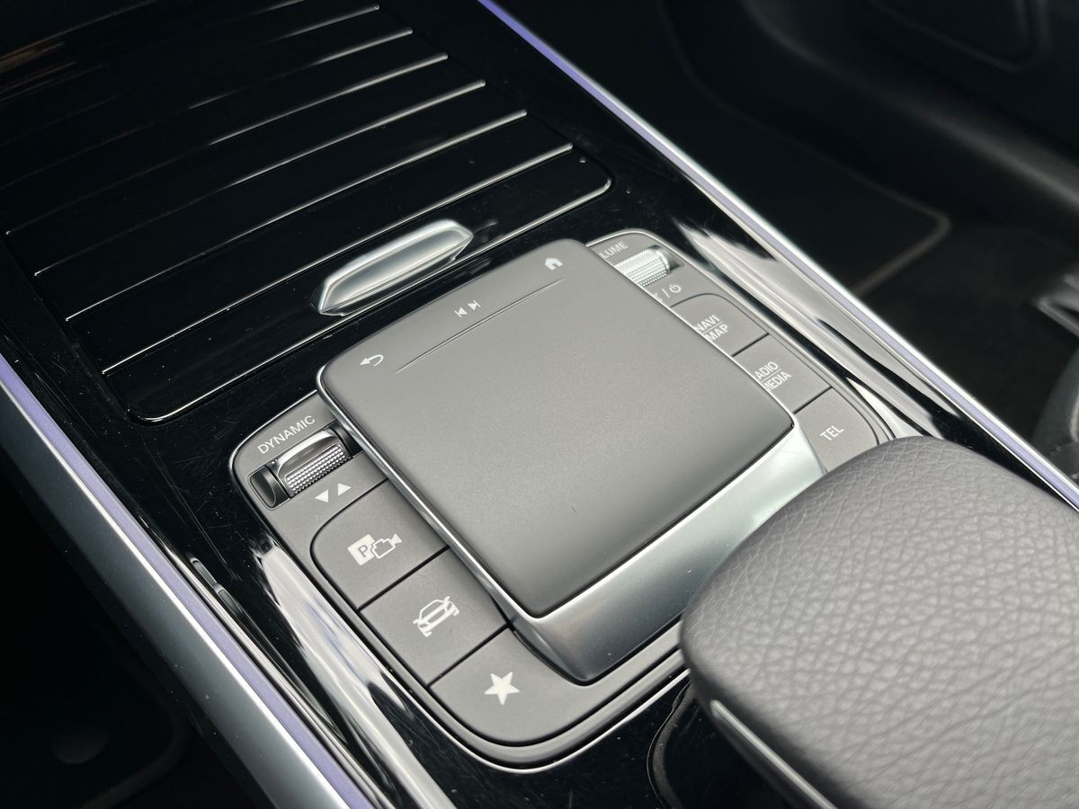 Billede af Mercedes-Benz EQB 300 EL Progressive 7 pers. 4Matic 228HK 5d Aut.