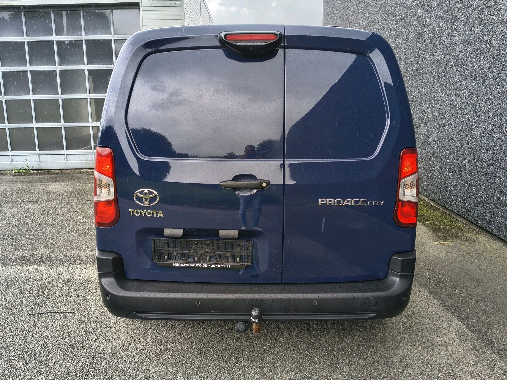 Billede af Toyota Proace City Long 1,5 D Comfort Smart Active Vision Dobbelt Bagdør 102HK Van