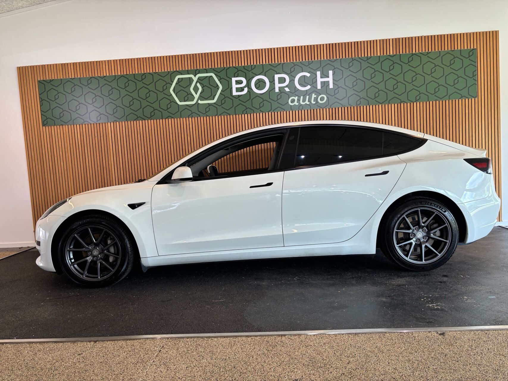 Billede af Tesla Model 3 EL Standard Range Plus 325HK Aut.
