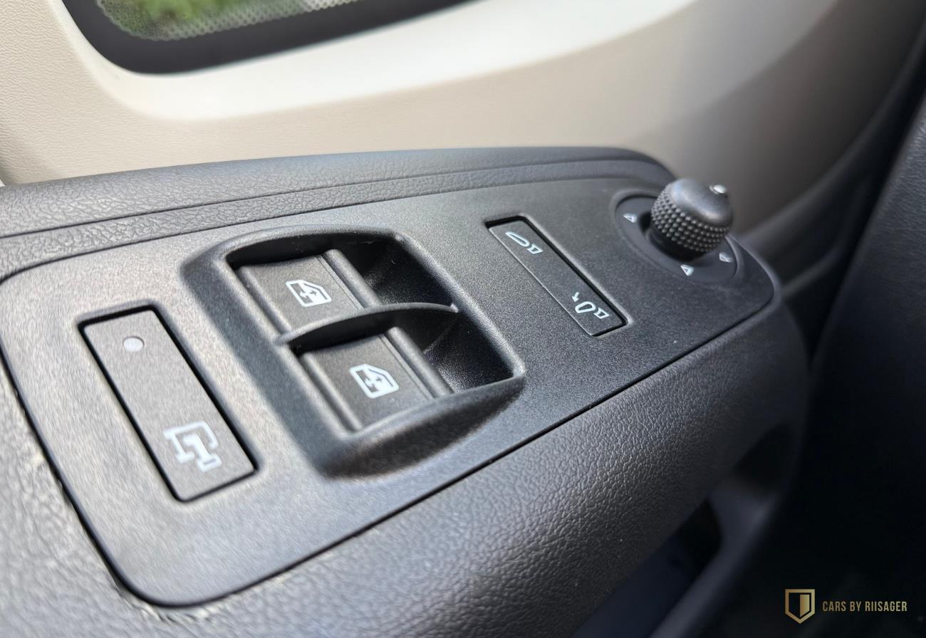 Billede af Citroën e-Jumper 35H L3H2 EL Masterline 270HK Van Aut.