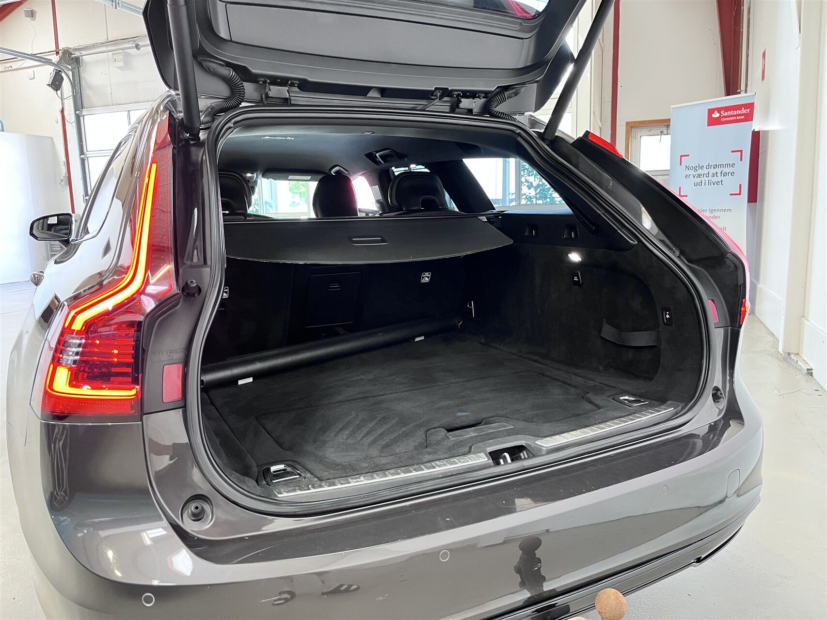Billede af Volvo V90 2,0 D4 R-design 190HK Stc 8g Aut.