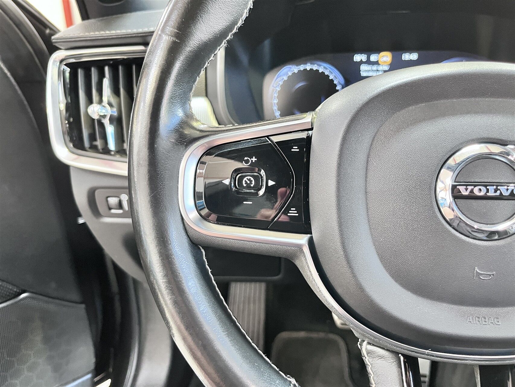 Billede af Volvo V90 2,0 D4 R-design 190HK Stc 8g Aut.