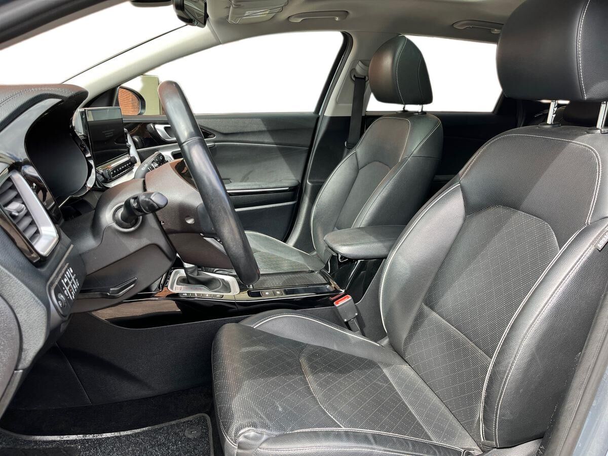 Billede af Kia Ceed SW 1,6 GDI PHEV  Plugin-hybrid Upgrade m/Plus DCT 141HK Stc 6g Aut.