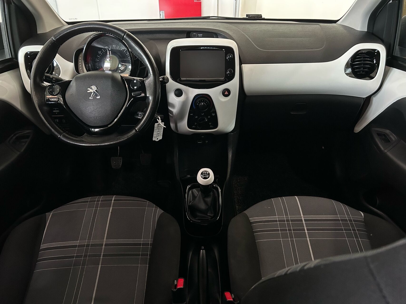Billede af Peugeot 108 1,0 e-Vti White Edition 69HK 5d