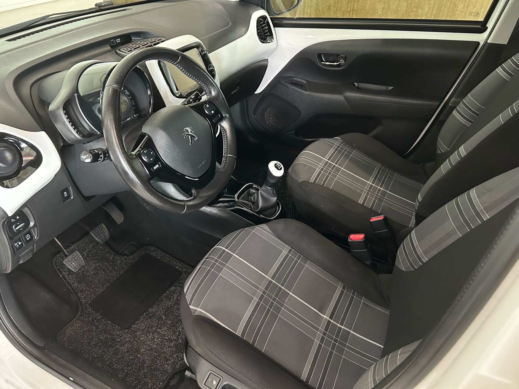 Billede af Peugeot 108 1,0 e-Vti White Edition 69HK 5d