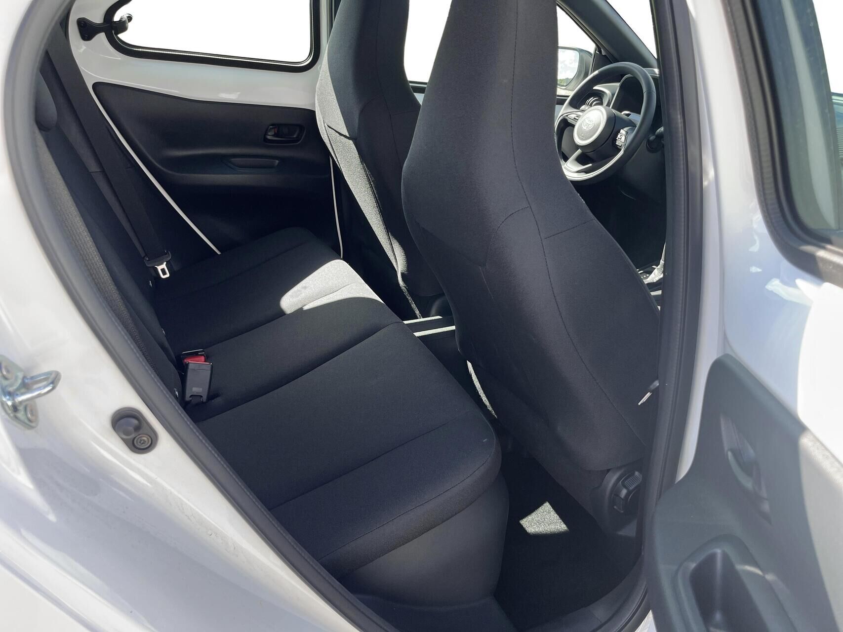 Billede af Toyota Aygo X 1,5 Hybrid Play Comfort CVT 116HK 5d Aut.