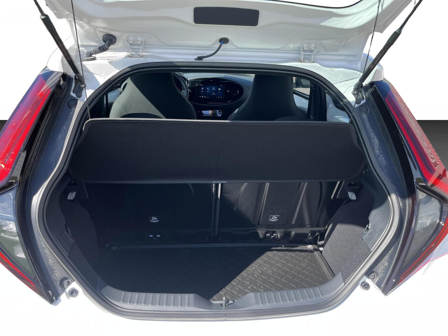 Billede af Toyota Aygo X 1,5 Hybrid Play Comfort CVT 116HK 5d Aut.