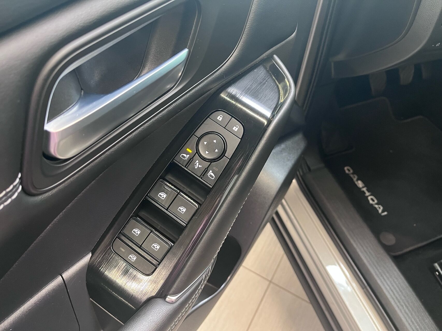 Billede af Nissan Qashqai 1,3 MHEV  Mild hybrid N-Connecta 140HK 5d 6g