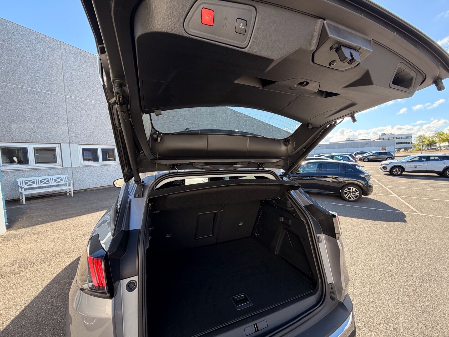 Billede af Peugeot 3008 1,6 PureTech  Plugin-hybrid Allure Pack LTD EAT8 225HK 5d 8g Aut.
