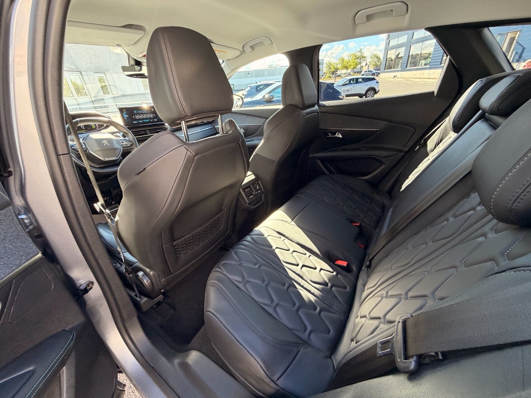 Billede af Peugeot 3008 1,6 PureTech  Plugin-hybrid Allure Pack LTD EAT8 225HK 5d 8g Aut.